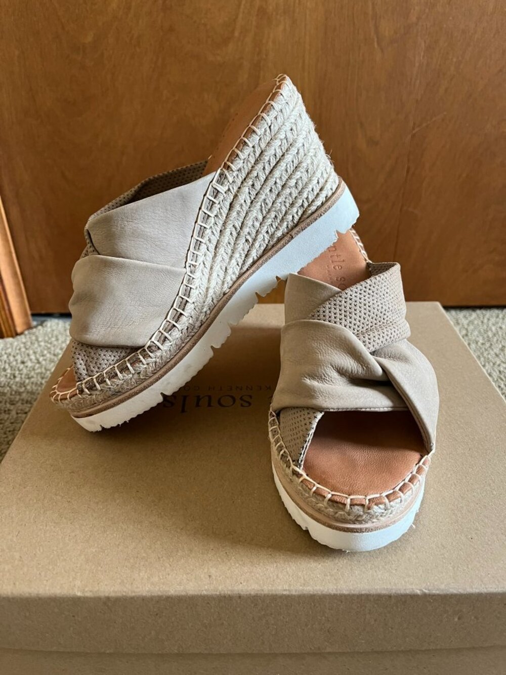 GENTLE SOULS by Kenneth Cole Elyssa Braid 2 Wedge in Mushroom, Size 5